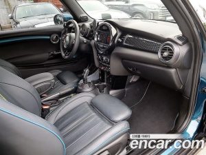 Mini Cooper Convertible SIDEWALK 2020 года из Южной Кореи