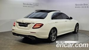 Mercedes-Benz E-Class E300 4MATIC AMG Line 2020 года из Южной Кореи