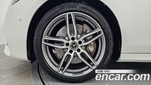 Mercedes-Benz E-Class E300 4MATIC AMG Line 2020 года из Южной Кореи
