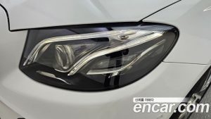 Mercedes-Benz E-Class E300 4MATIC AMG Line 2020 года из Южной Кореи