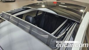 Mercedes-Benz E-Class E300 4MATIC AMG Line 2020 года из Южной Кореи