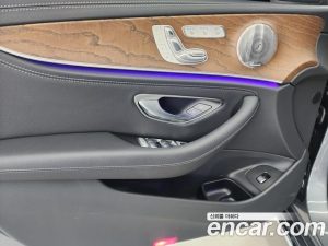 Mercedes-Benz E-Class E300 4MATIC Exclusive 2020 года из Южной Кореи