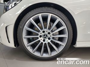 Mercedes-Benz C-Class C200 Coupe 2023 года из Южной Кореи