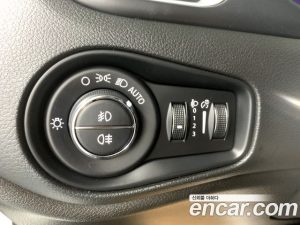 Jeep Renegade 2.4 Longitude 2021 года из Южной Кореи