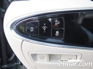 Genesis GV70 2.5T Бензин 2WD 2023 года из Южной Кореи