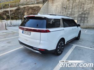 Kia Carnival Бензин 7-Seater Signature 2023 года из Южной Кореи
