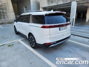 Kia Carnival Бензин 7-Seater Signature 2023 года из Южной Кореи