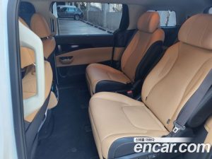Kia Carnival Бензин 7-Seater Signature 2023 года из Южной Кореи