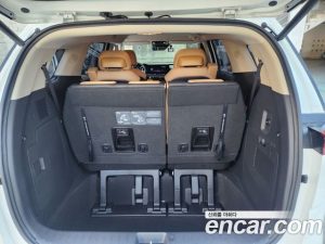 Kia Carnival Бензин 7-Seater Signature 2023 года из Южной Кореи