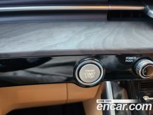 Kia Carnival Бензин 7-Seater Signature 2023 года из Южной Кореи