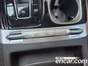 Kia Carnival Бензин 7-Seater Signature 2023 года из Южной Кореи