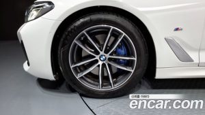 BMW 5-Series 520i M Sport 2021 года из Южной Кореи