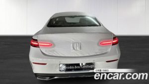 Mercedes-Benz E-Class E450 4MATIC Coupe 2023 года из Южной Кореи