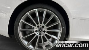 Mercedes-Benz E-Class E450 4MATIC Coupe 2023 года из Южной Кореи