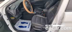 Hyundai AVANTE 1.6 2020 года из Южной Кореи