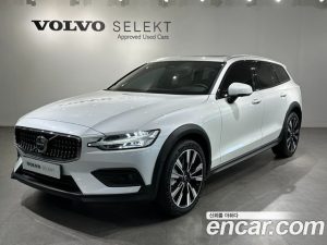 Volvo V60 B5 ULTIMATE AWD 2023 года из Южной Кореи