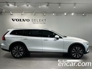 Volvo V60 B5 ULTIMATE AWD 2023 года из Южной Кореи
