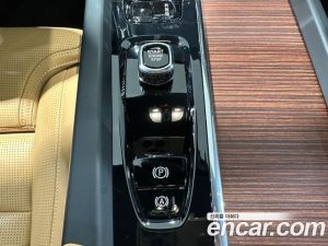 Volvo V60 B5 ULTIMATE AWD 2023 года из Южной Кореи