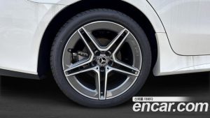 Mercedes-Benz CLS-Class CLS300d 4MATIC 2023 года из Южной Кореи