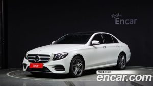 Mercedes-Benz E-Class E300 4MATIC AMG Line 2020 года из Южной Кореи