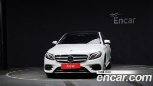 Mercedes-Benz E-Class E300 4MATIC AMG Line 2020 года из Южной Кореи