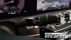 Mercedes-Benz E-Class E300 4MATIC AMG Line 2020 года из Южной Кореи