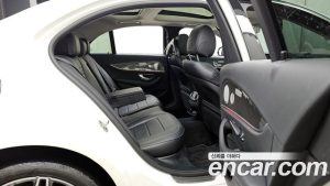 Mercedes-Benz E-Class E300 4MATIC AMG Line 2020 года из Южной Кореи