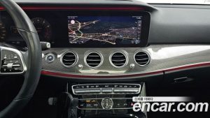 Mercedes-Benz E-Class E300 4MATIC AMG Line 2020 года из Южной Кореи