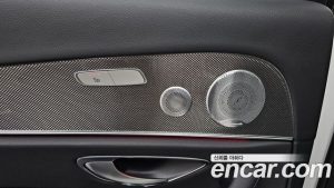 Mercedes-Benz E-Class E300 4MATIC AMG Line 2020 года из Южной Кореи