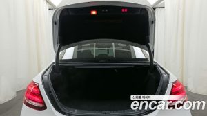 Mercedes-Benz E-Class E300 4MATIC AMG Line 2020 года из Южной Кореи