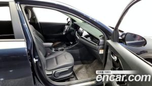 Kia Niro 1.6 HEV 2020 года из Южной Кореи