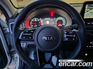 Kia Seltos Дизель 1.6 2WD 2020 года из Южной Кореи