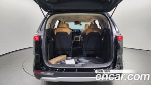 Kia Carnival Бензин 9-Seater Prestige 2023 года из Южной Кореи