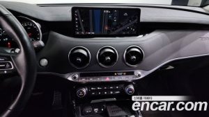 Kia Stinger 2.5 платина 2021 года из Южной Кореи