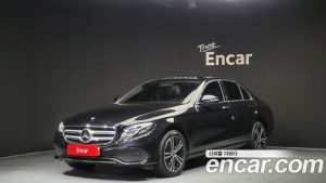 Mercedes-Benz E-Class E220d Avantgarde 2020 года из Южной Кореи