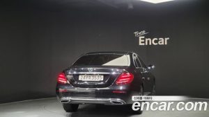Mercedes-Benz E-Class E220d Avantgarde 2020 года из Южной Кореи