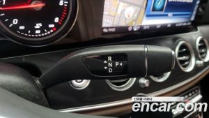 Mercedes-Benz E-Class E220d Avantgarde 2020 года из Южной Кореи