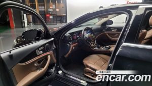Mercedes-Benz E-Class E220d Avantgarde 2020 года из Южной Кореи