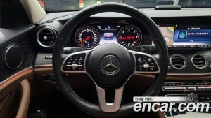 Mercedes-Benz E-Class E220d Avantgarde 2020 года из Южной Кореи