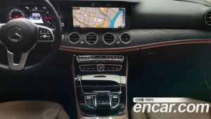 Mercedes-Benz E-Class E220d Avantgarde 2020 года из Южной Кореи