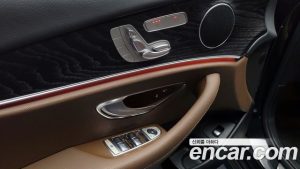 Mercedes-Benz E-Class E220d Avantgarde 2020 года из Южной Кореи