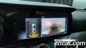 Mercedes-Benz E-Class E220d Avantgarde 2020 года из Южной Кореи