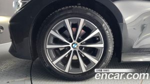 BMW 3-Series 320i 2021 года из Южной Кореи