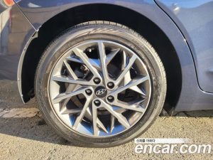 Hyundai AVANTE 1.6 2020 года из Южной Кореи