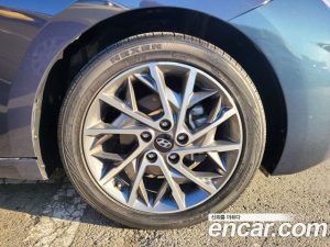 Hyundai AVANTE 1.6 2020 года из Южной Кореи