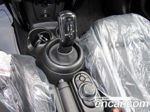 Mini Cooper 5Door DEFAULT 2023 года из Южной Кореи
