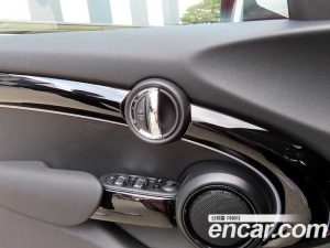 Mini Cooper 5Door DEFAULT 2023 года из Южной Кореи