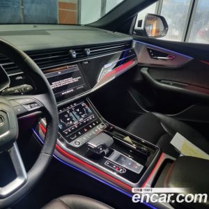 Audi Q8 45 TDI 4WD Premium 2021 года из Южной Кореи
