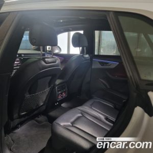 Audi Q8 45 TDI 4WD Premium 2021 года из Южной Кореи