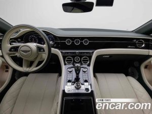 Bentley Continental 4.0 GT Azure 2023 года из Южной Кореи